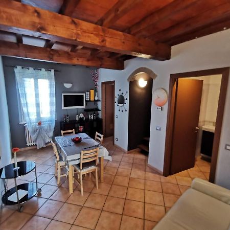 Apartment In The City Center With Self Check-In 파르마 외부 사진