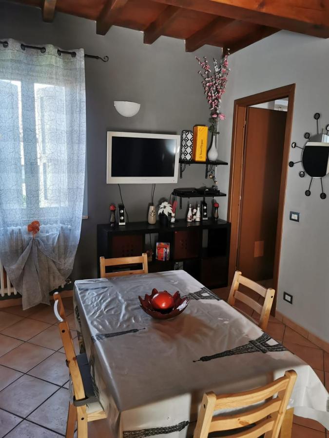 Apartment In The City Center With Self Check-In 파르마 외부 사진