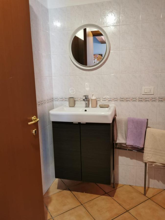 Apartment In The City Center With Self Check-In 파르마 외부 사진